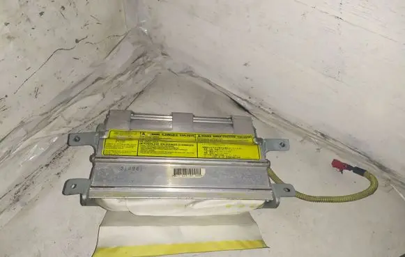 Mitsubishi Galant Passenger airbag