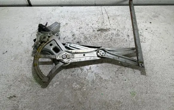 Toyota Hilux (AN10, AN20, AN30) Front door window regulator motor 857200K010 698200K04