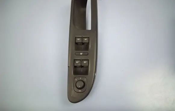 Volkswagen PASSAT B6 Electric window control switch 3C2867172B