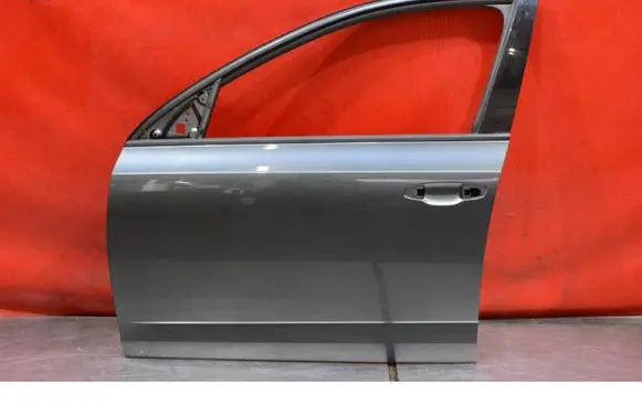 Skoda Octavia Mk3 (5E) Front door 