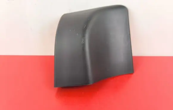 Foot area side trim