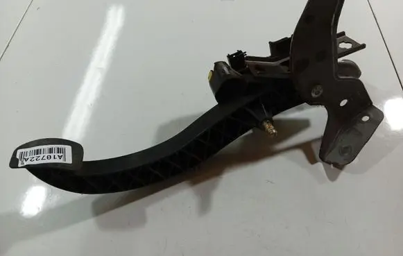 Renault Scenic II - Grand scenic II Clutch pedal 