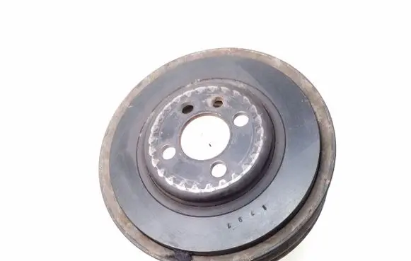 Volkswagen PASSAT B5 Crankshaft pulley 058105251E
