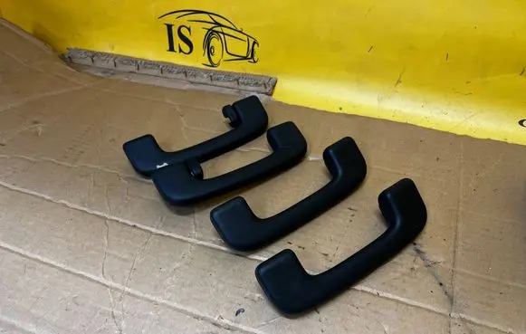Ford Kuga III A set of handles for the ceiling 