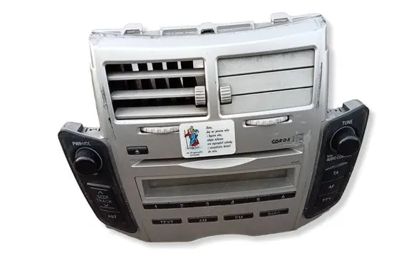Toyota Yaris Radio/CD/DVD/GPS head unit 861200D200 SEC02643 1220007110A101