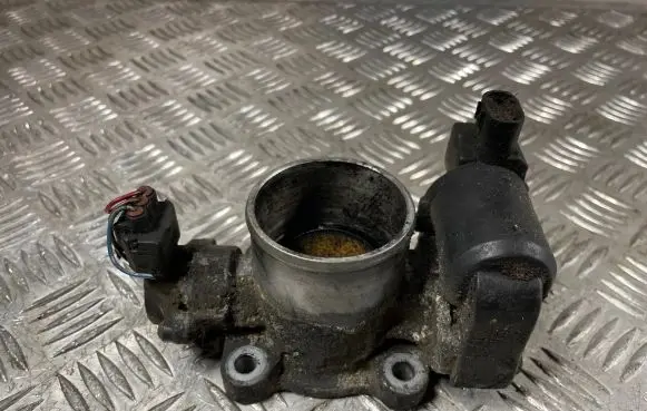 Toyota Corolla Verso AR10 Throttle valve 0r010