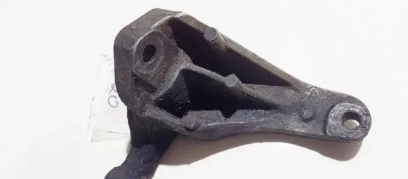 Mazda 3 I Engine mounting bracket