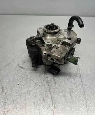 Volvo XC90 Fuel injection high pressure pump 8692521