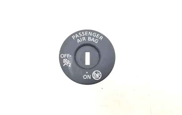 Nissan Qashqai Passenger airbag on/off switch 