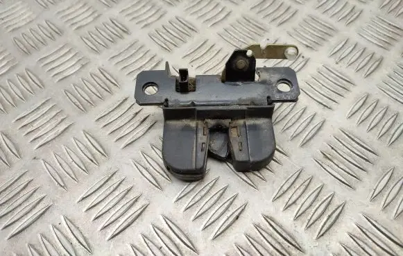 Loading door lock