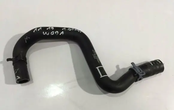 Engine coolant pipe/hose