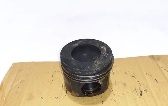 BMW X5 F15 Piston with connecting rod 7812585