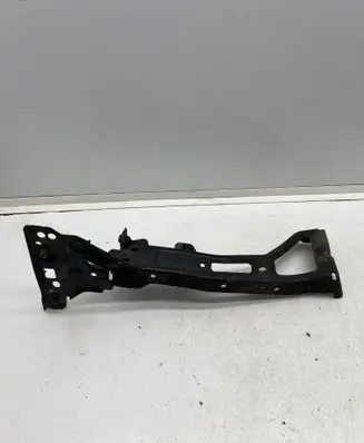 Audi A4 S4 B9 Fender mounting bracket 8W0821135B