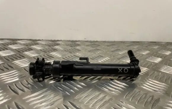 Headlight washer spray nozzle