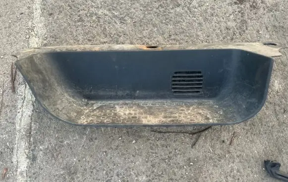 Front sill trim cover