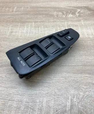 Toyota Avensis T250 Electric window control switch 8480205210 8482005100