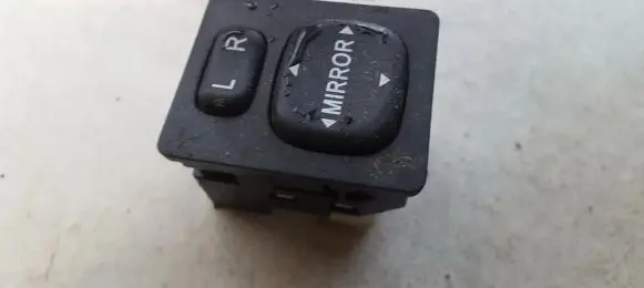 Toyota RAV 4 (XA20) Wing mirror switch 183574