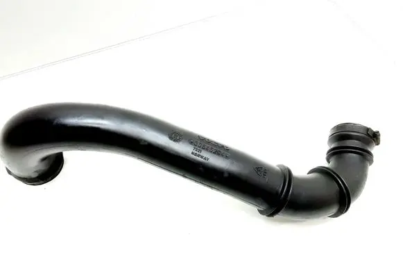Volvo XC90 Turbo air intake inlet pipe/hose 30645294
