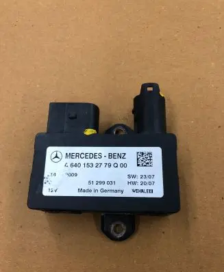Mercedes-Benz A W169 Glow plug pre-heat relay A6401532779Q00