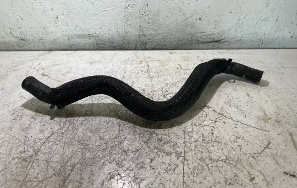 Coolant pipe/hose