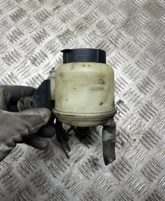Infiniti M30 Power steering fluid tank/reservoir 