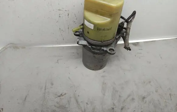 Ford Focus C-MAX Power steering pump