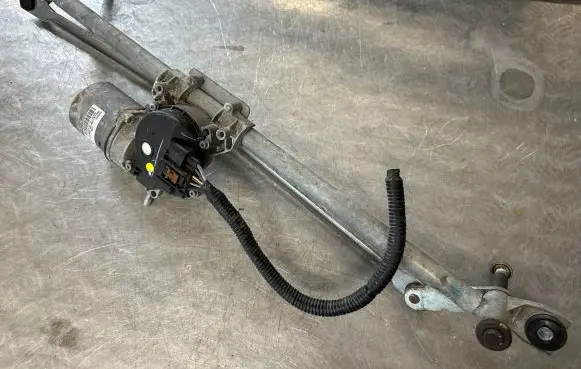 Ford Explorer Wiper motor W000016272