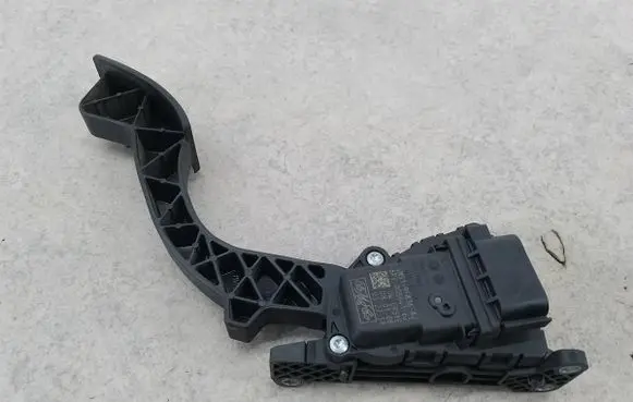 Volvo V50 Accelerator throttle pedal 4M519F836AJ