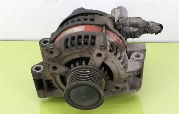 Toyota Avensis T250 Generator/alternator 1042104521