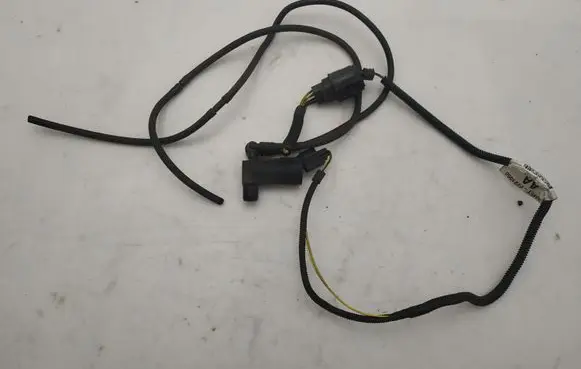 Ford Kuga I Windscreen/windshield washer pump 1S7117K524FE