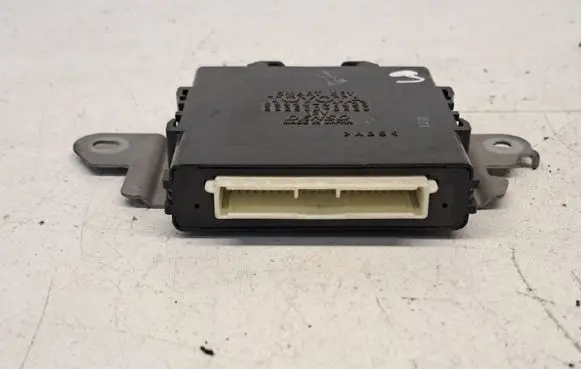 Toyota Prius (XW20) CAS control unit/module 8999047023 2325000320