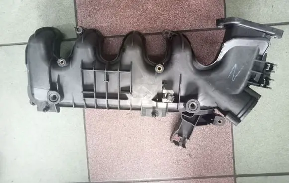 Peugeot 407 Intake manifold 9684941780