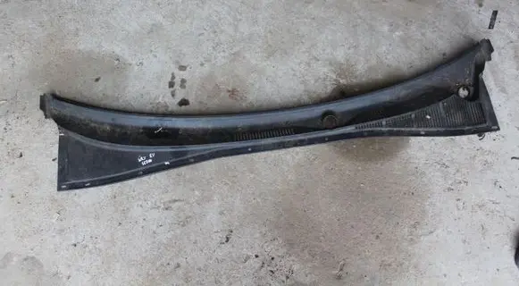 Subaru Impreza II Wiper trim