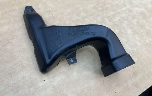Tesla Model 3 Cabin air duct channel 1100544