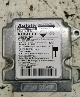 Opel Movano A Airbag control unit/module 8200027899 550752100