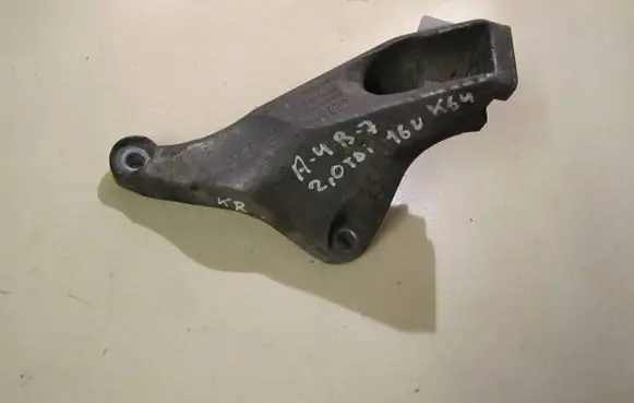 Audi A4 S4 B7 8E 8H Engine mounting bracket 8E0199307S