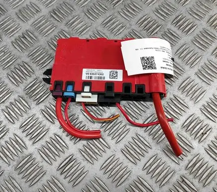 BMW 5 G30 G31 G38 Current control relay 9353743