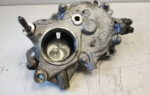 Citroen DS7 Crossback Fuel injection high pressure pump 9674992180 6574016