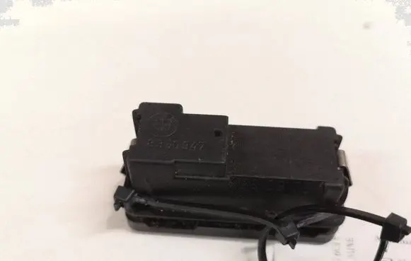 BMW 5 E39 Hazard light switch 8350947