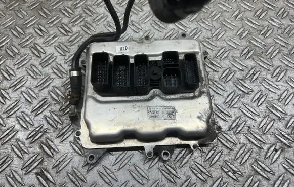 BMW 6 F06 Gran coupe Engine control unit/module 7649828