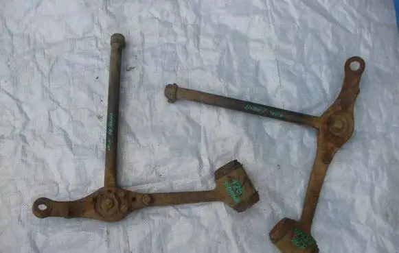 Mercedes-Benz S W126 Front lower control arm/wishbone 1263301807