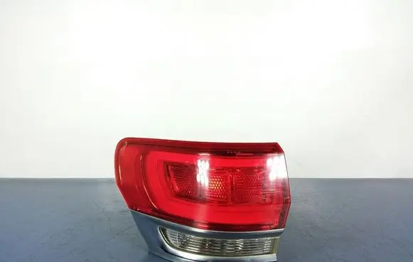 Jeep Grand Cherokee Rear/tail lights 68110001AB