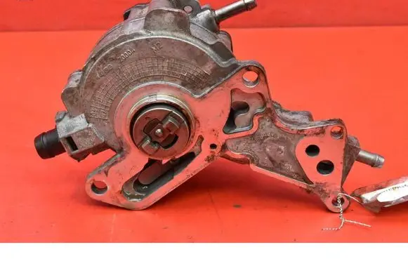 Skoda Fabia Mk1 (6Y) Vacuum pump 038145209H