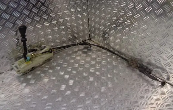 Nissan X-Trail T30 Gear selector/shifter in gearbox 