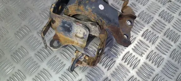 Mazda 323 F Engine mount bracket 9H20 THJB252