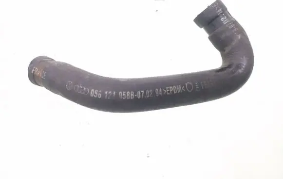 Volkswagen PASSAT B5 Engine coolant pipe/hose 058121058B