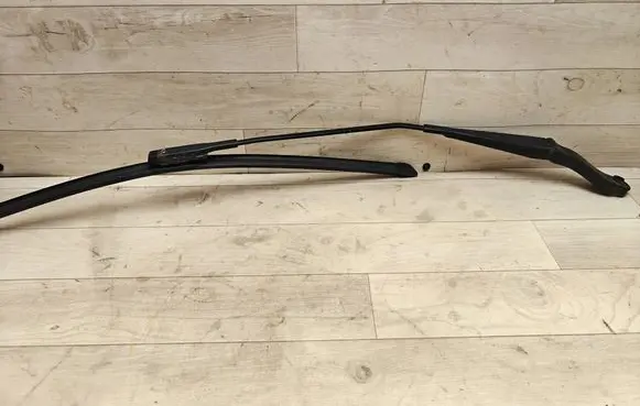 Mercedes-Benz A W169 Front wiper blade arm A1698200140