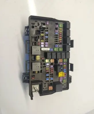 Dodge Durango Fuse module 16238CF 68467215AB NC134975