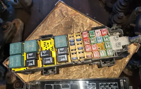 Jeep Grand Cherokee (WJ) Fuse box set P56042961AF