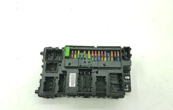 Ford Mondeo MK V Fuse module DG9T14B476 A2C7438261250 15153001124
